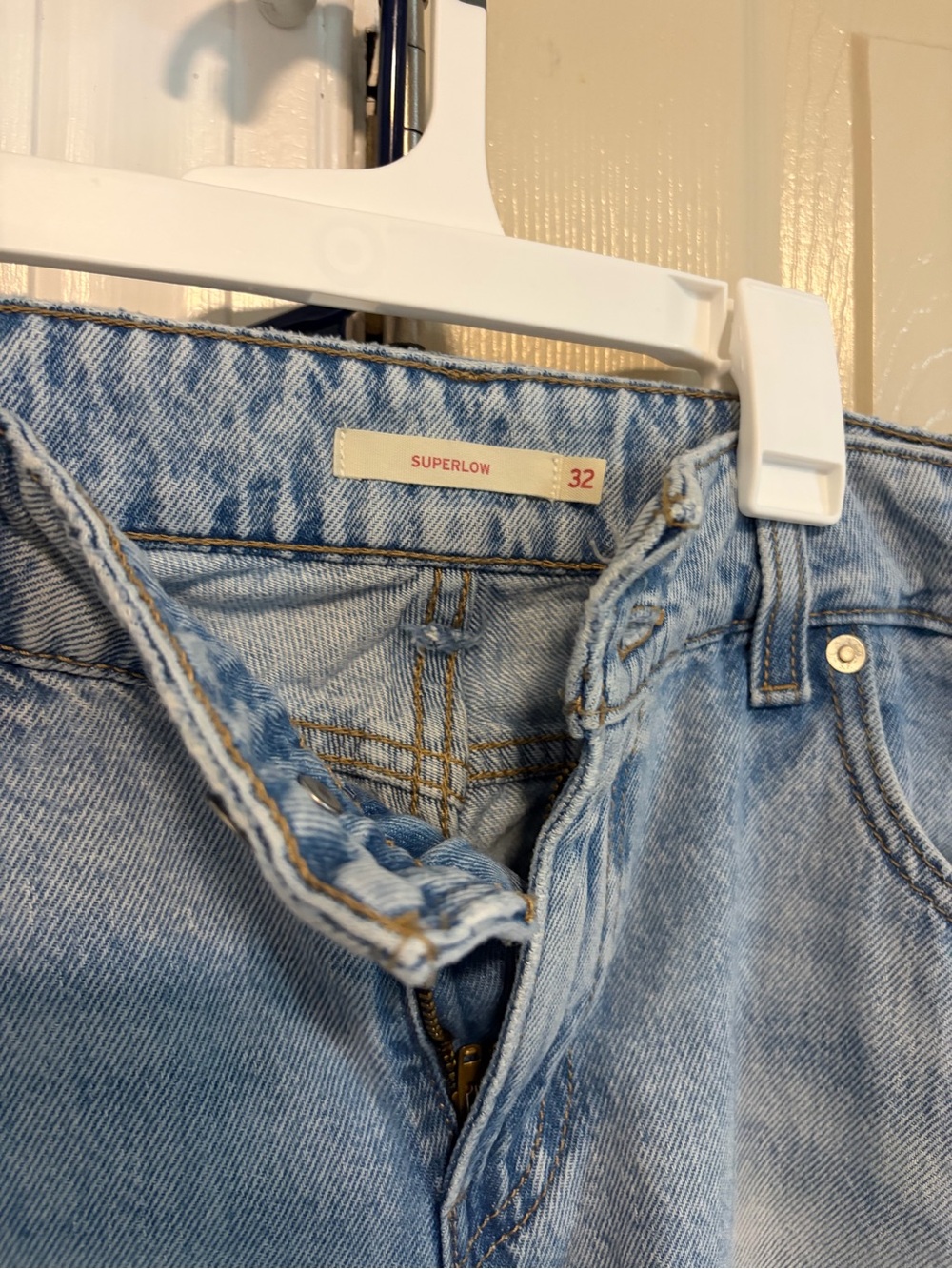 Levi’s Superlow Women’s Jeans - Size 32